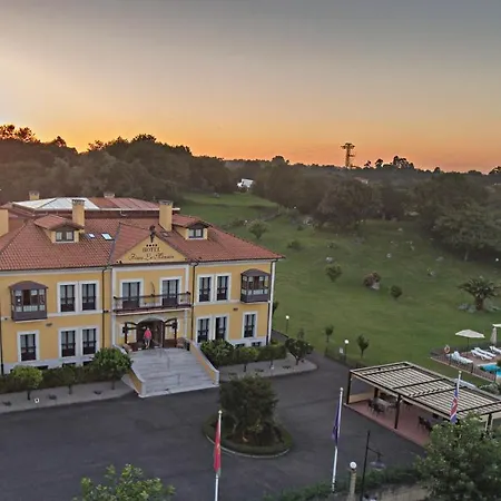 La Mansion فندق