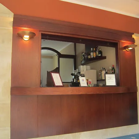 La Mansion فندق